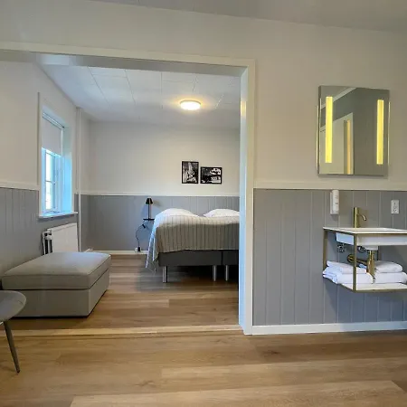 Annex Bed & Breakfast 2*