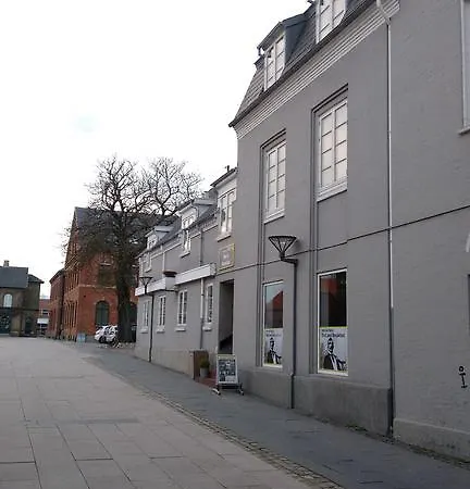 Bed & Breakfast Annex 3*